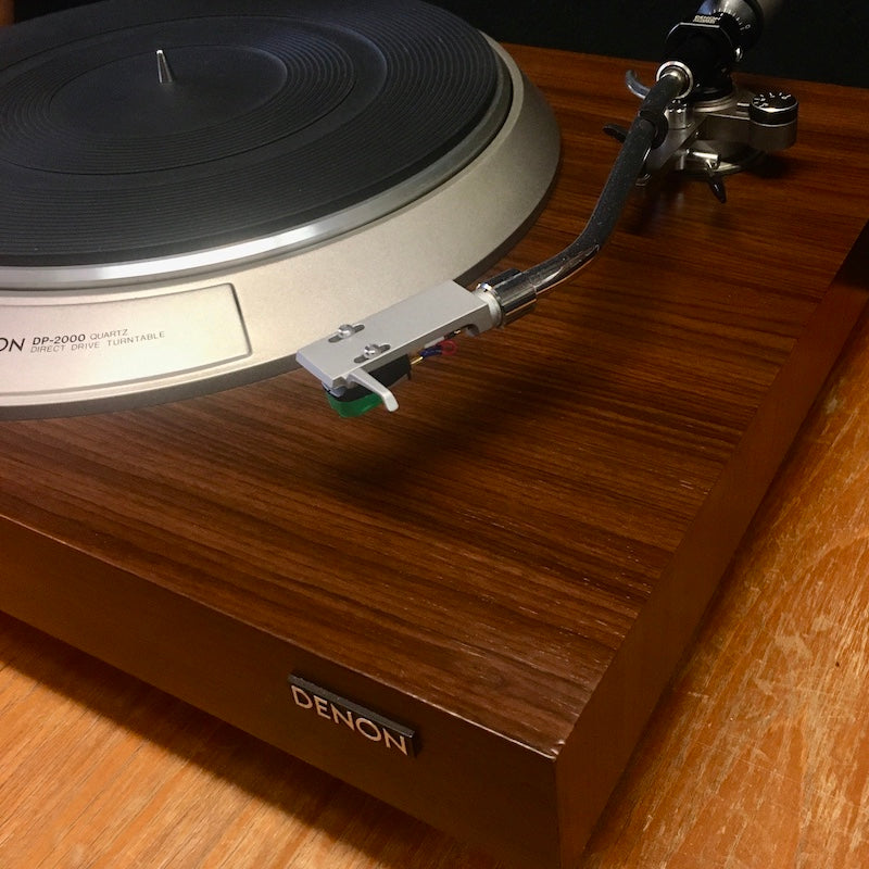 Denon DP-2000 Quartz Direct Drive Turntable