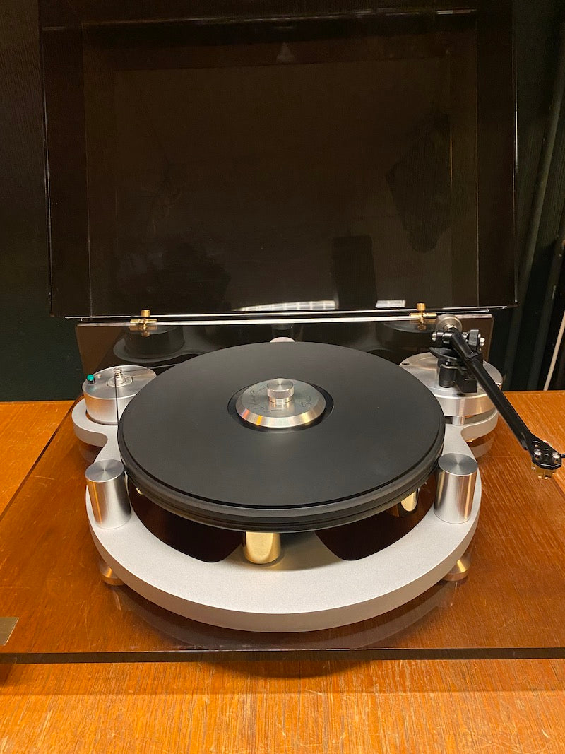 Michell Gyrodec with Rega RB 300 tonearm and Denon 304 Moving coil cartridge