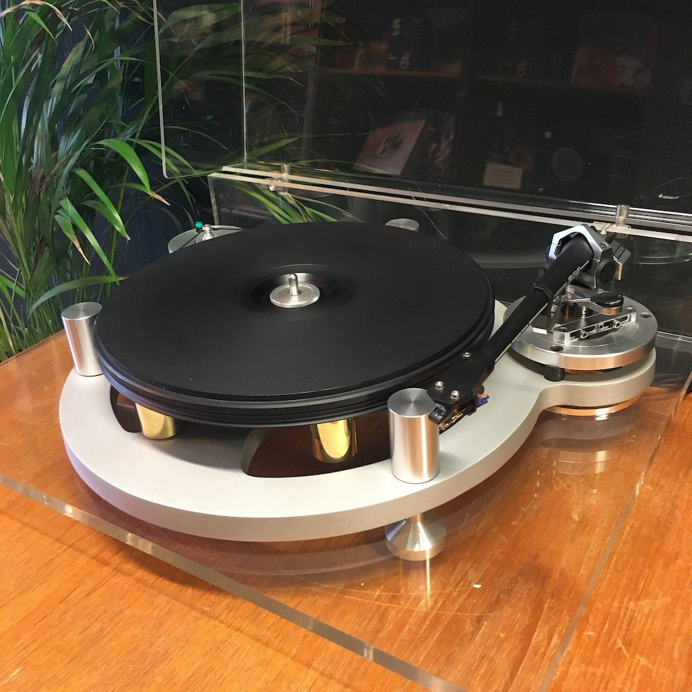 Michell Gyrodec with Gyropower QC and SME Model 309 tonearm.