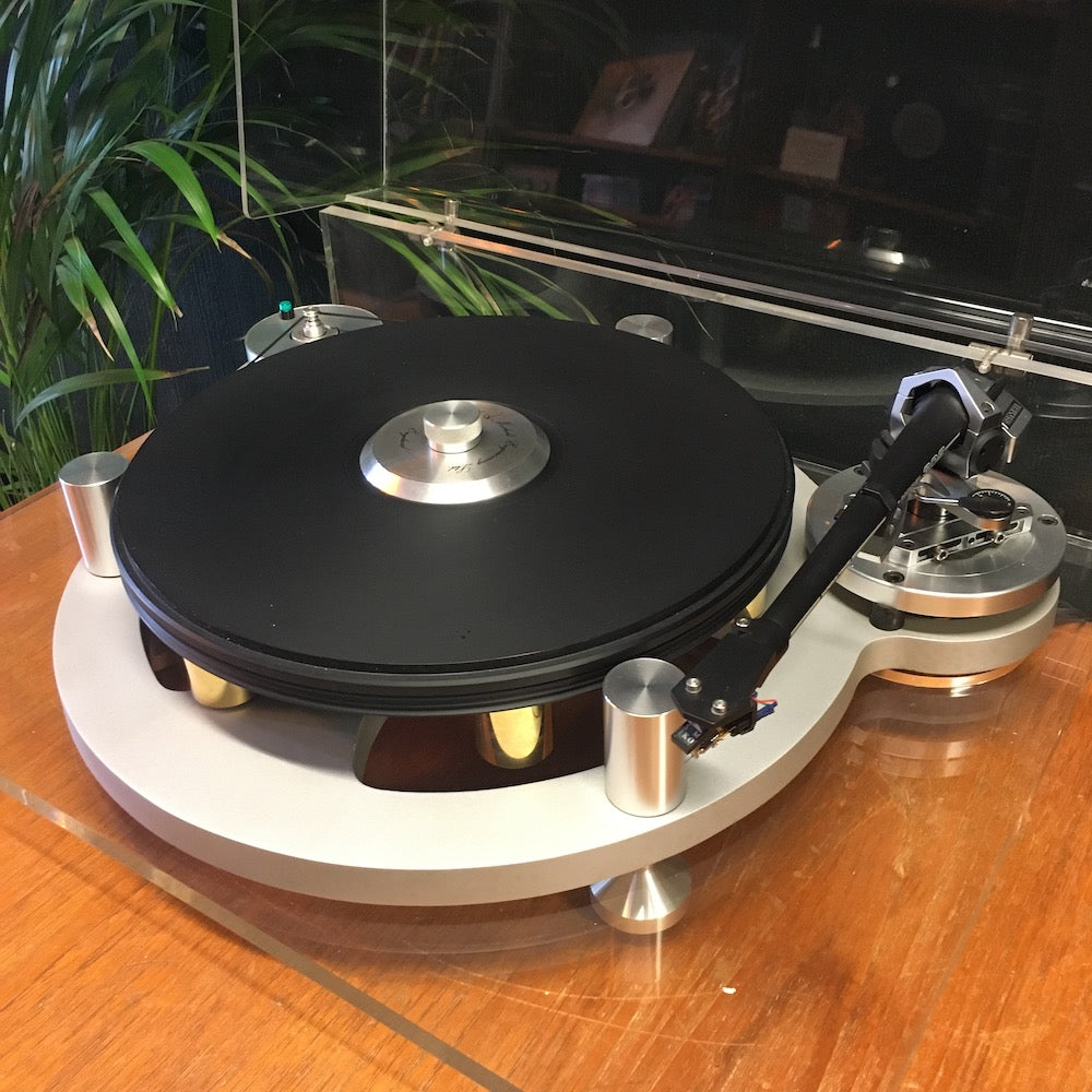 Michell Gyrodec with Gyropower QC and SME Model 309 tonearm.