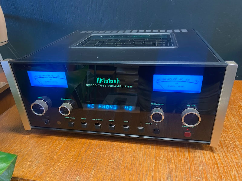 McIntosh C2300 valve pre amplifier